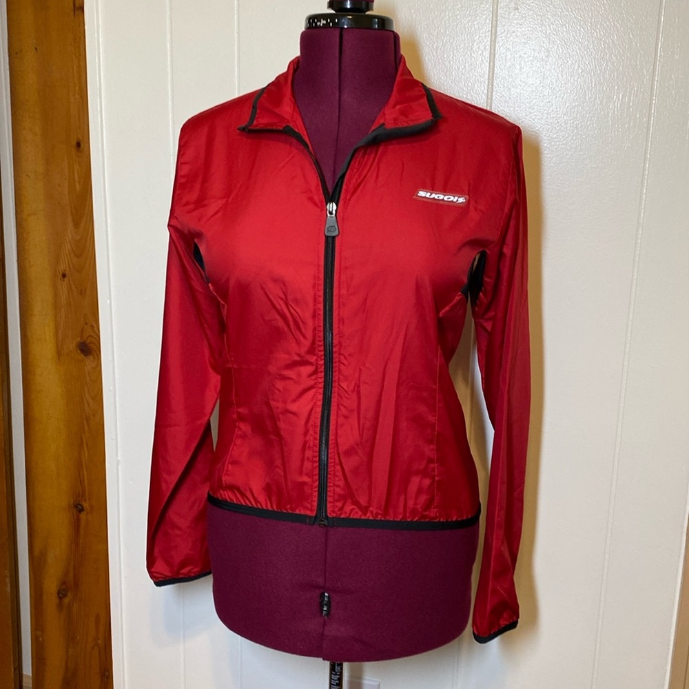 Women’s red black SUGOi cycling jacket windbreaker with back pocket Small 082225